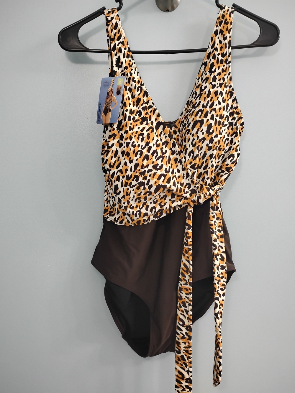 NWT Serra Leopard-Print Wrap One-Piece Swimsuit Size Medium